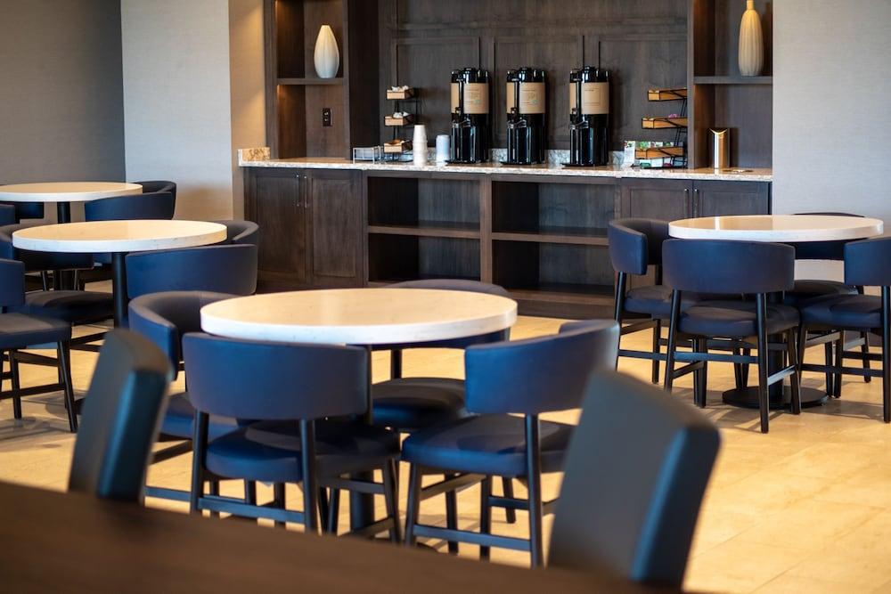 Hyatt Place Altoona/Des Moines photo 13