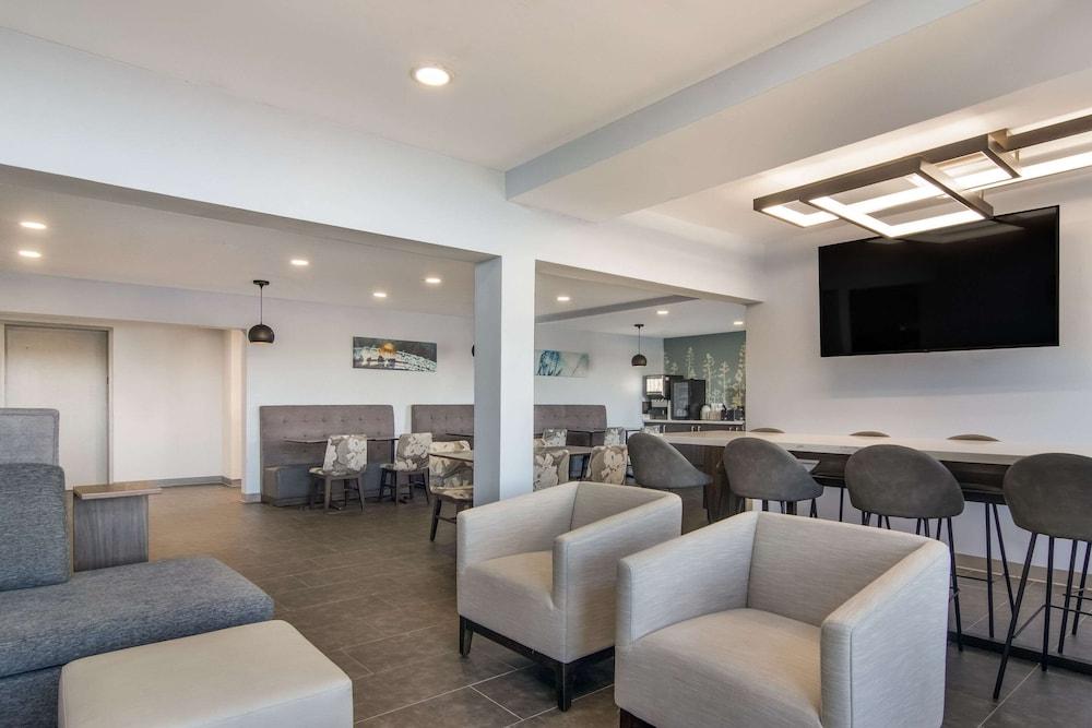 MainStay Suites Clarion, PA near I-80 photo 3