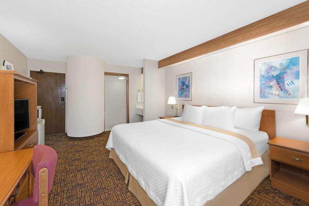 Days Inn by Wyndham Liberal KS photo 4