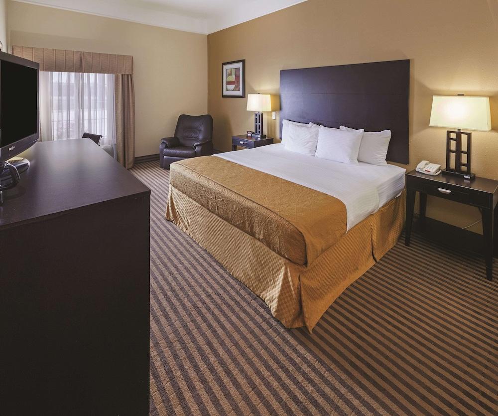 La Quinta Inn & Suites by Wyndham Livingston photo 8
