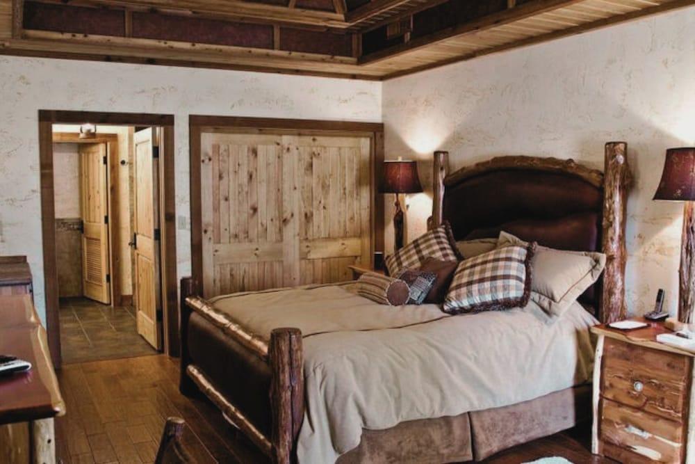 Stonewater Cove photo 37