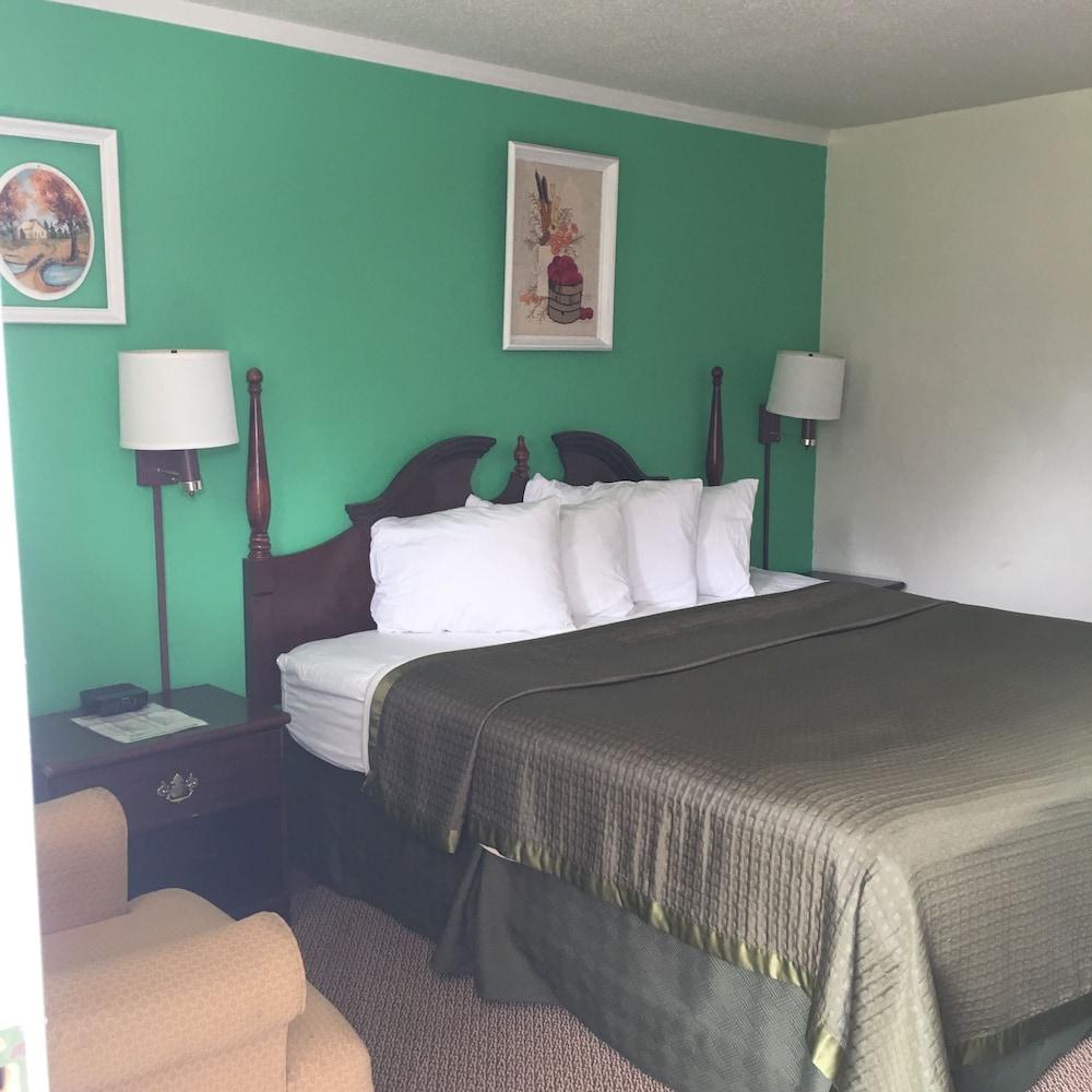 Traveler's Inn Motel photo 7