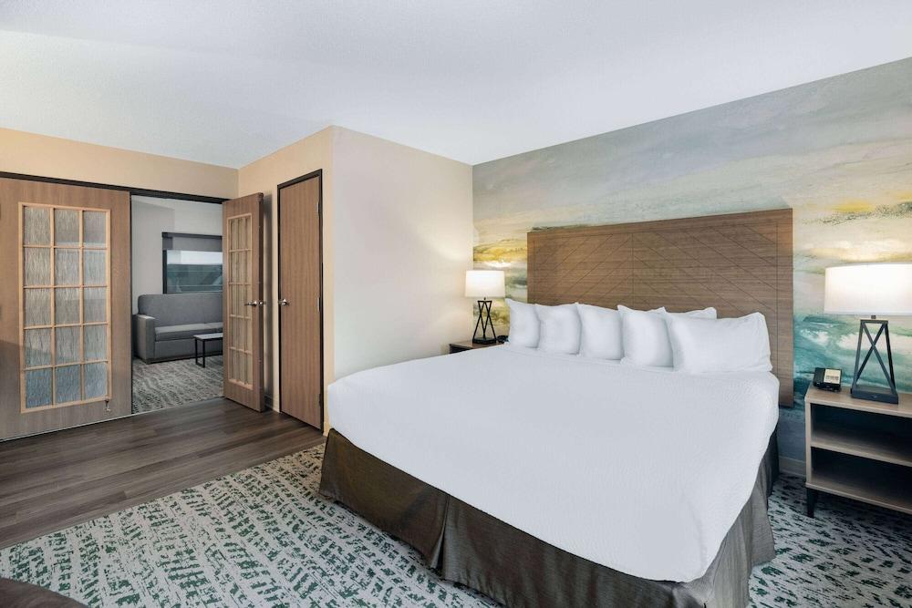 AmericInn by Wyndham Duluth South Black Woods Event Center photo 17