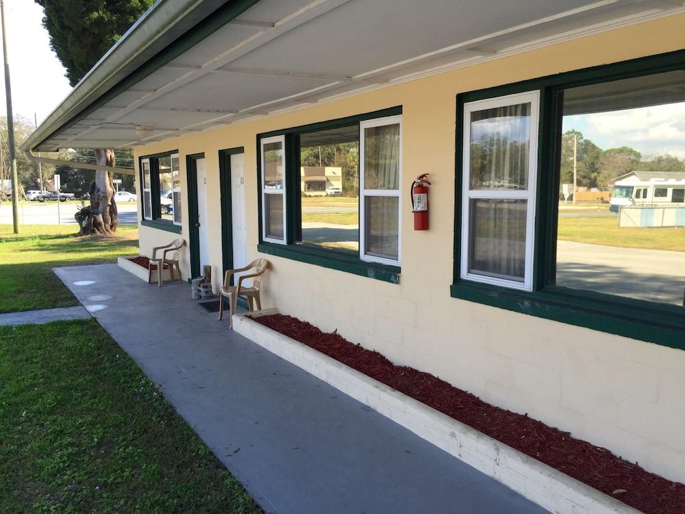 Withlacoochee Motel photo 4