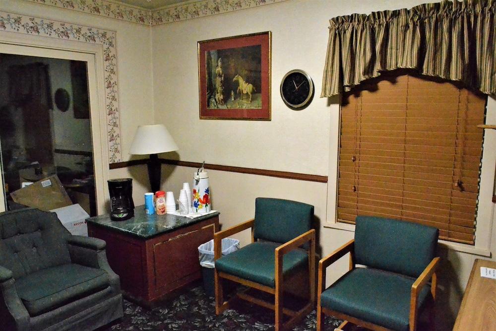 Innkeeper Motel photo 3
