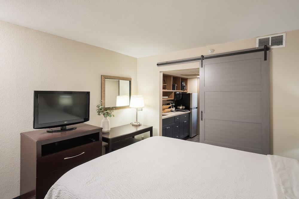 South Country Suites photo 6