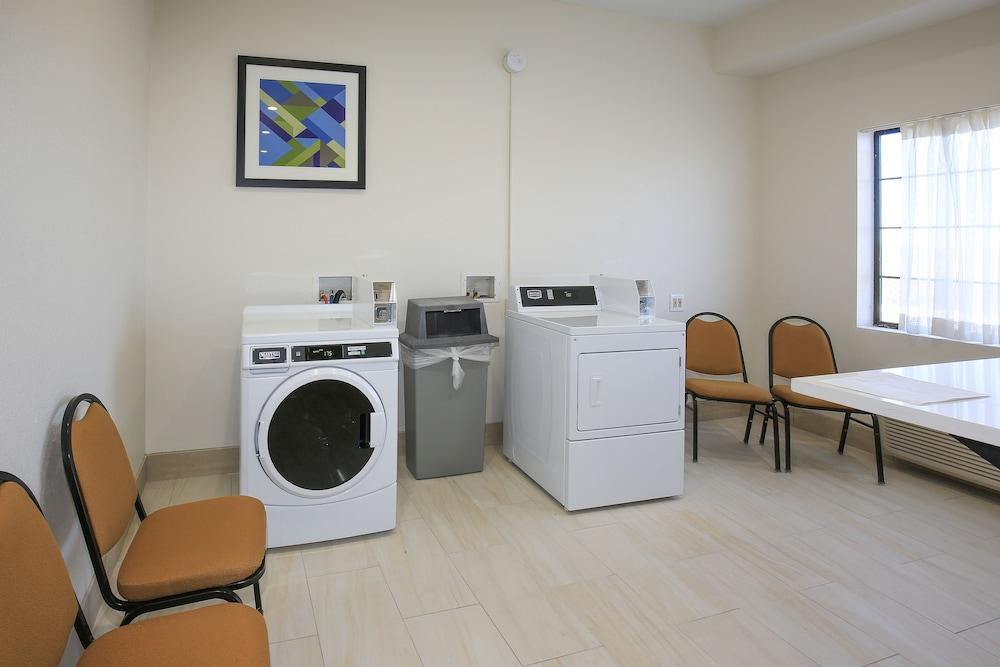 Holiday Inn Express Hotel & Suites Hesperia by IHG photo 14