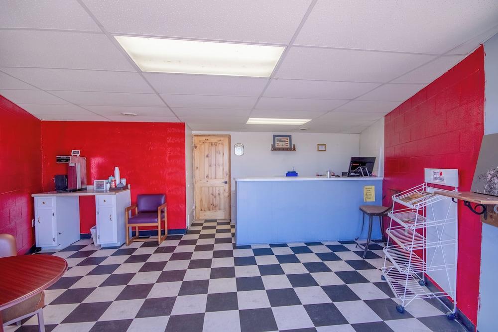 OYO Crossroads Inn photo 31