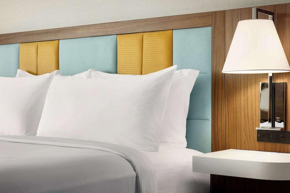 Hampton Inn & Suites Maui North Shore photo 10