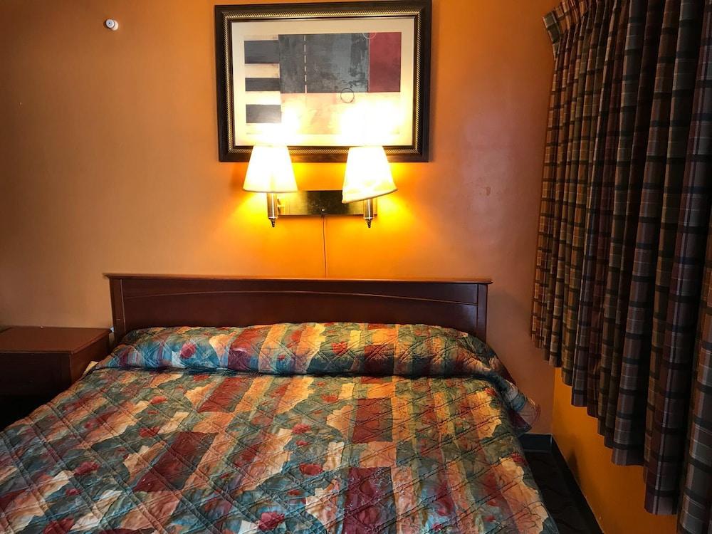 Towne House Motel photo 2