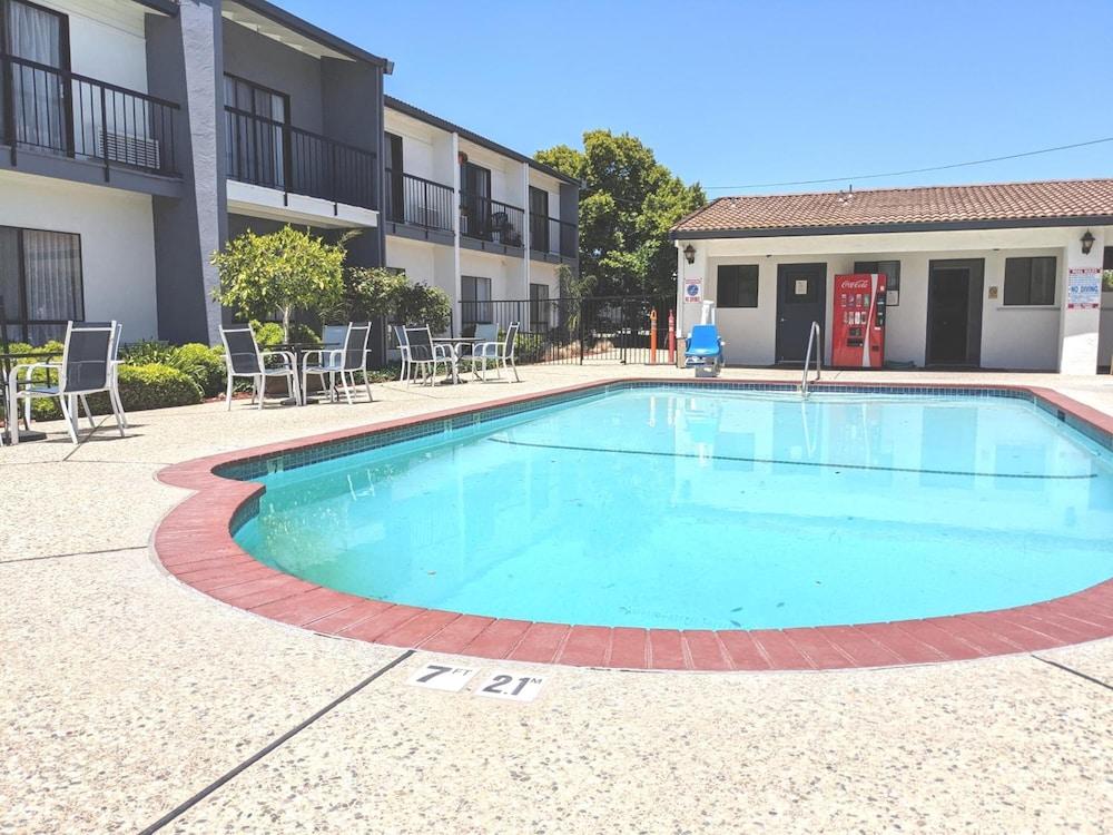 Quality Inn & Suites South San Jose / Morgan Hill photo 12