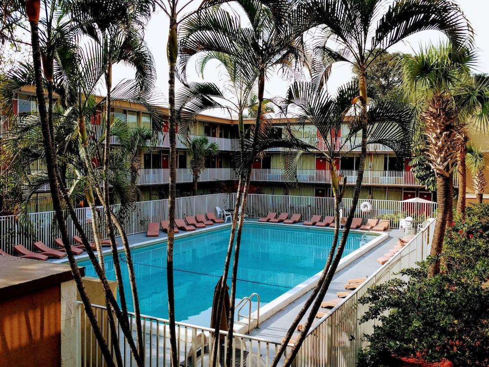 Red Carpet Inn Airport and Cruise Port Hotel Fort Lauderdale photo 27