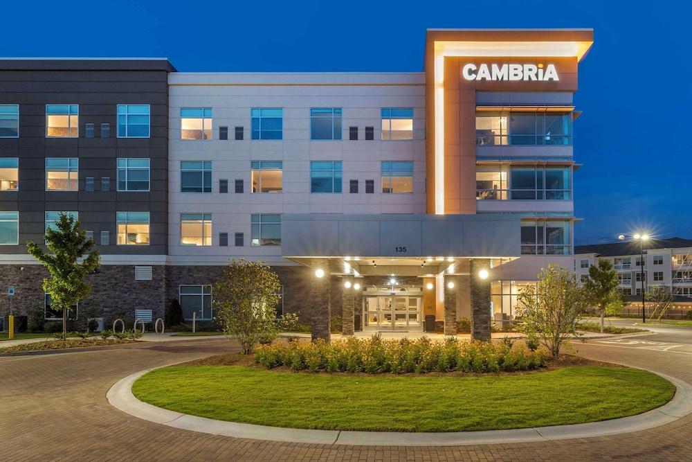 DoubleTree by Hilton Greenville Woodruff Road photo 1