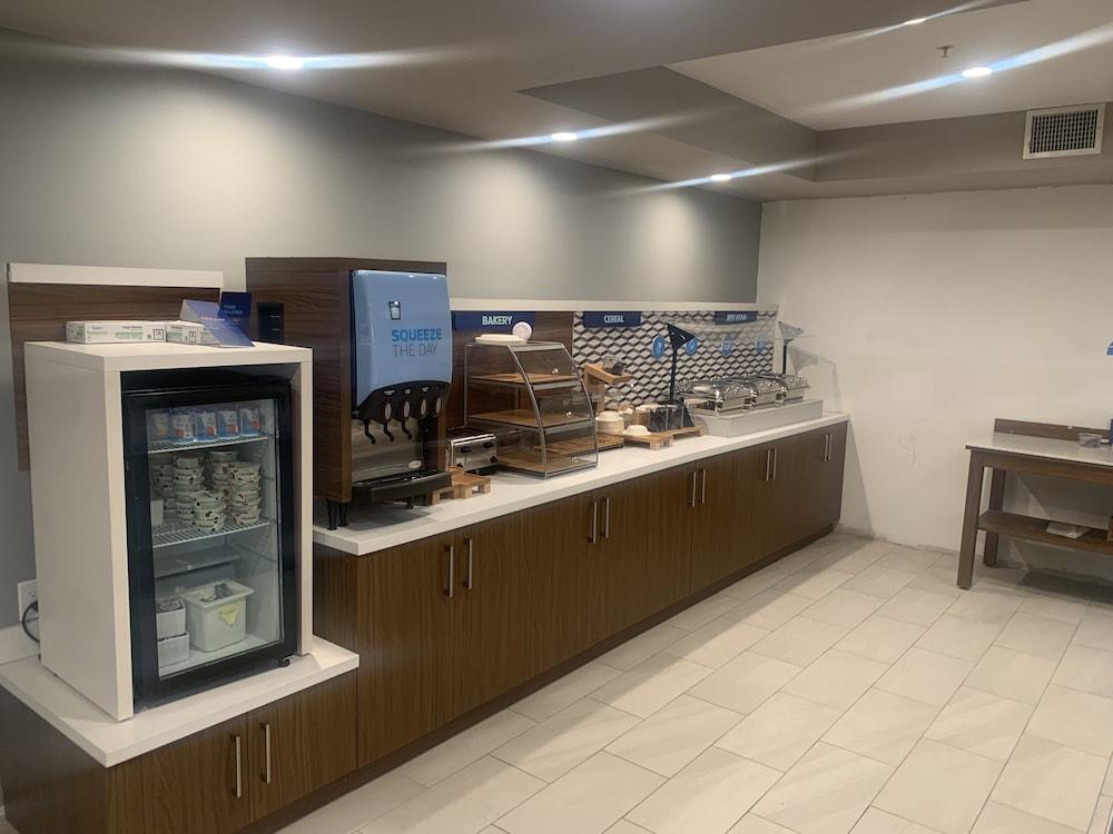 Holiday Inn Express West Point by IHG photo 31