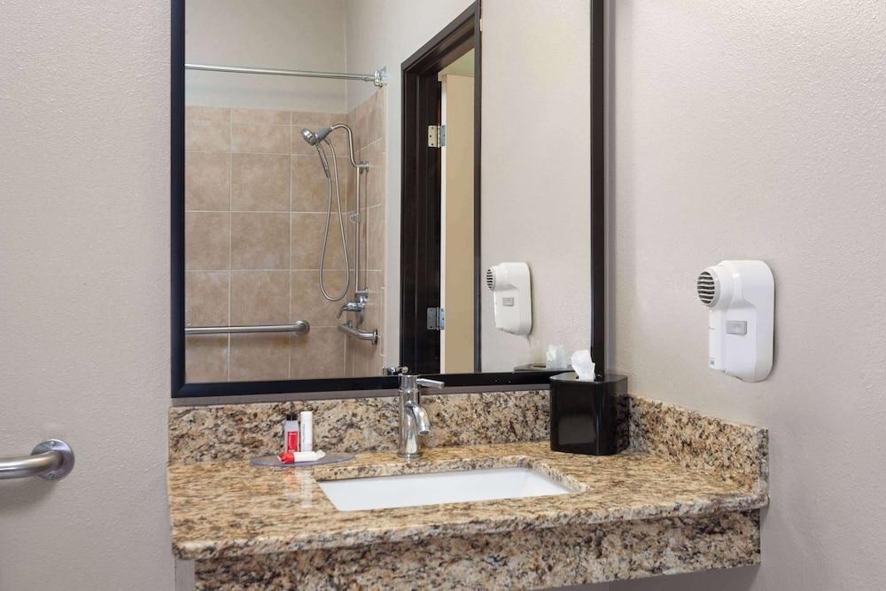 AmericInn by Wyndham Hudson photo 21