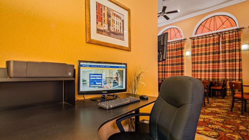Baymont by Wyndham Orlando East photo 21