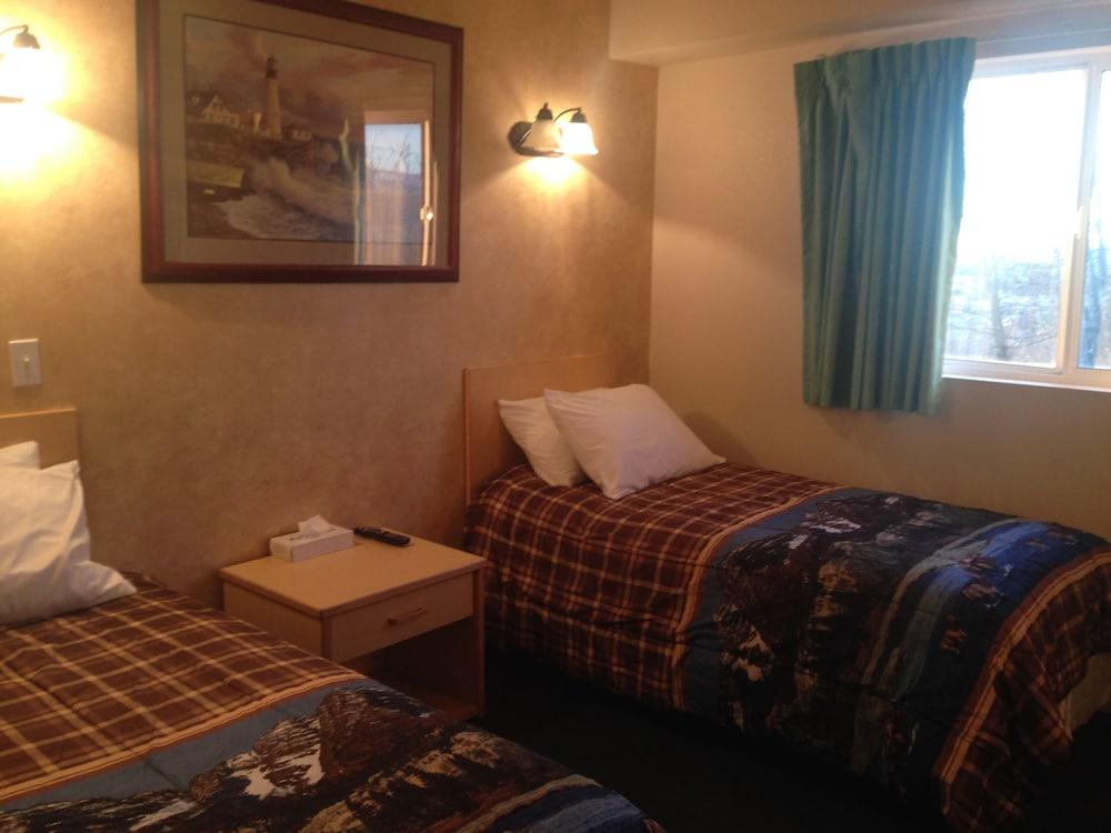 Windbreak Hotel photo 33
