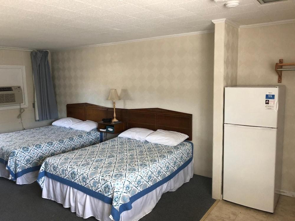 Doryman Motel photo 28