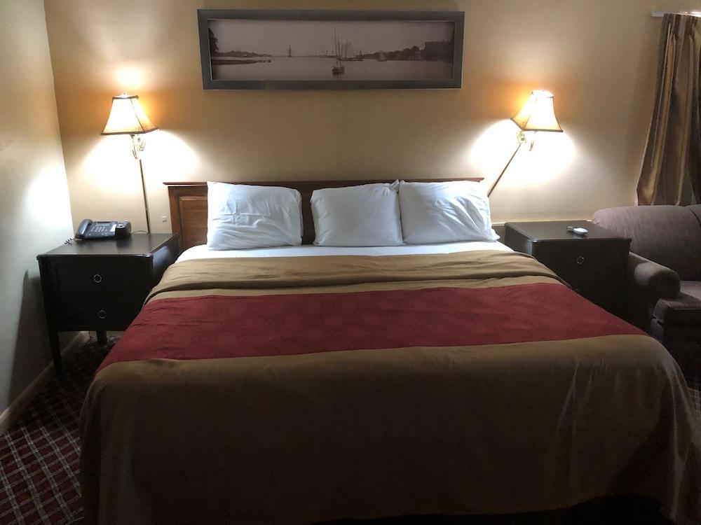 Rodeway Inn photo 4