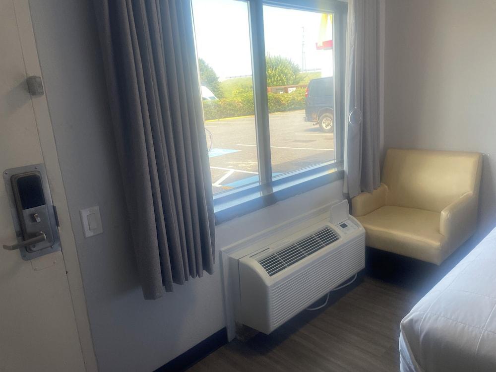 Baymont by Wyndham Rock Hill photo 16