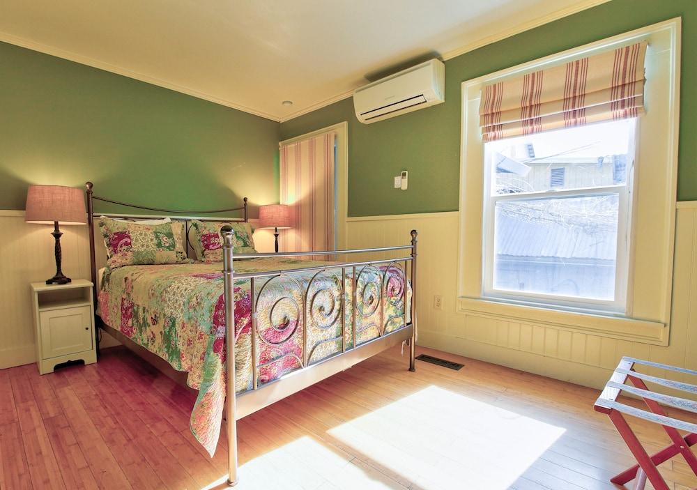 Hotel Charlotte photo 37