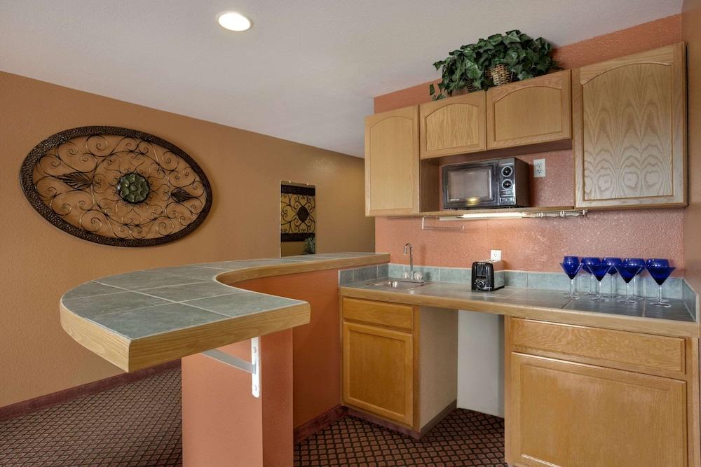 Garner Hotel Phoenix Northwest – Surprise by IHG photo 10