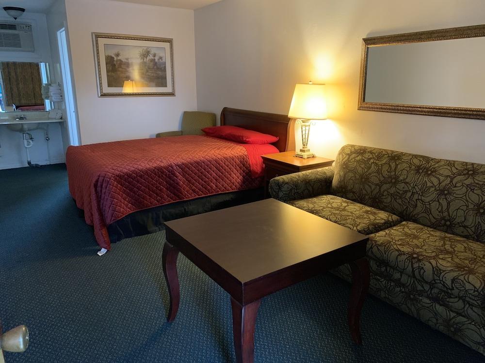 Motel 8 Lake City photo 14