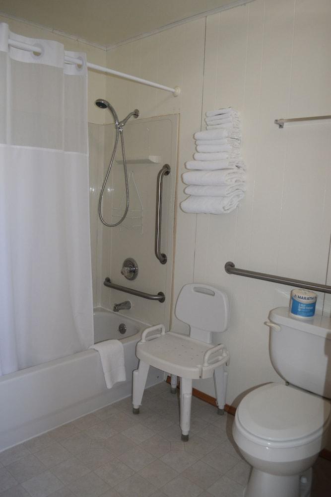 Zachar Bay Lodge Inc photo 30