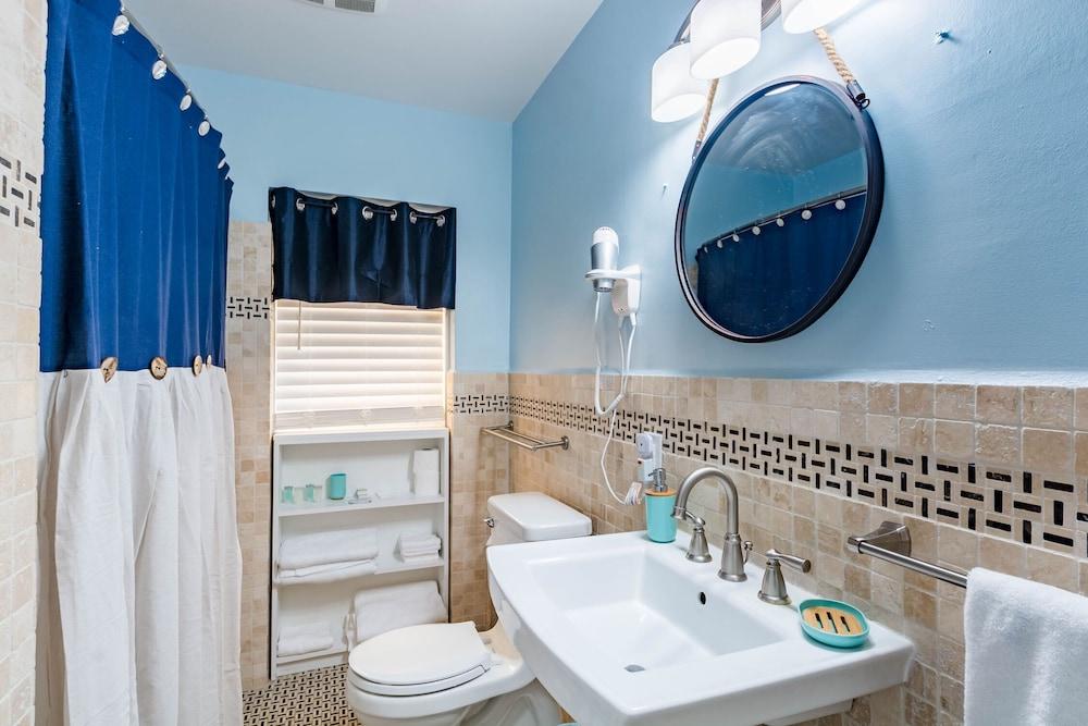Upham Beach Inn photo 36