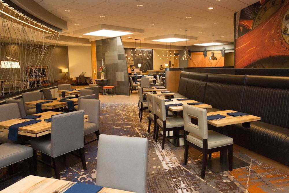 DoubleTree by Hilton Dayton Fairborn photo 22