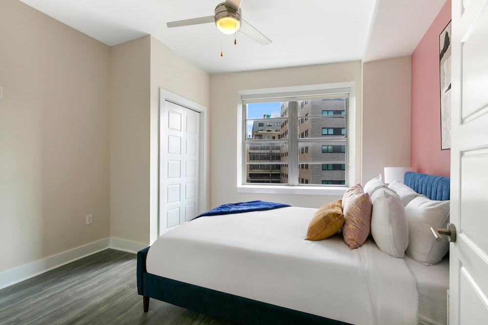 Modern Condos in California Building by Hosteeva photo 18