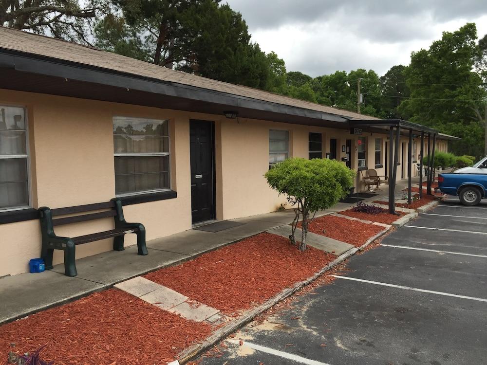 Three Rivers Motel photo 9