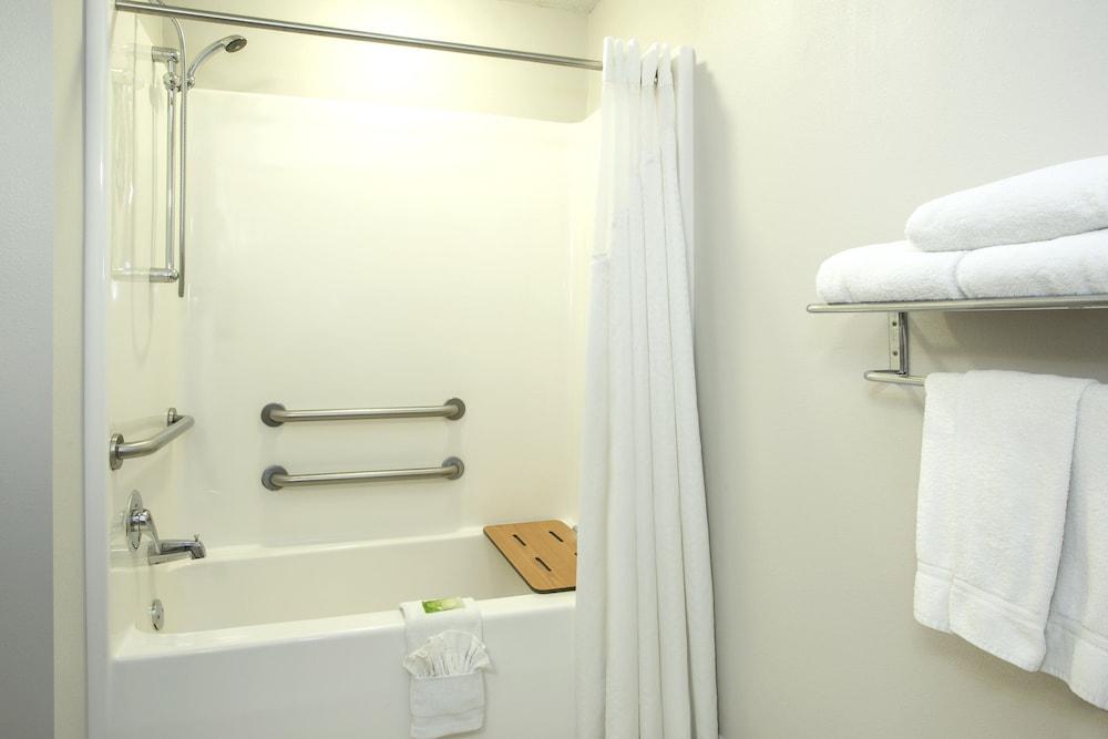 Kalamazoo Hotel and Suites photo 31
