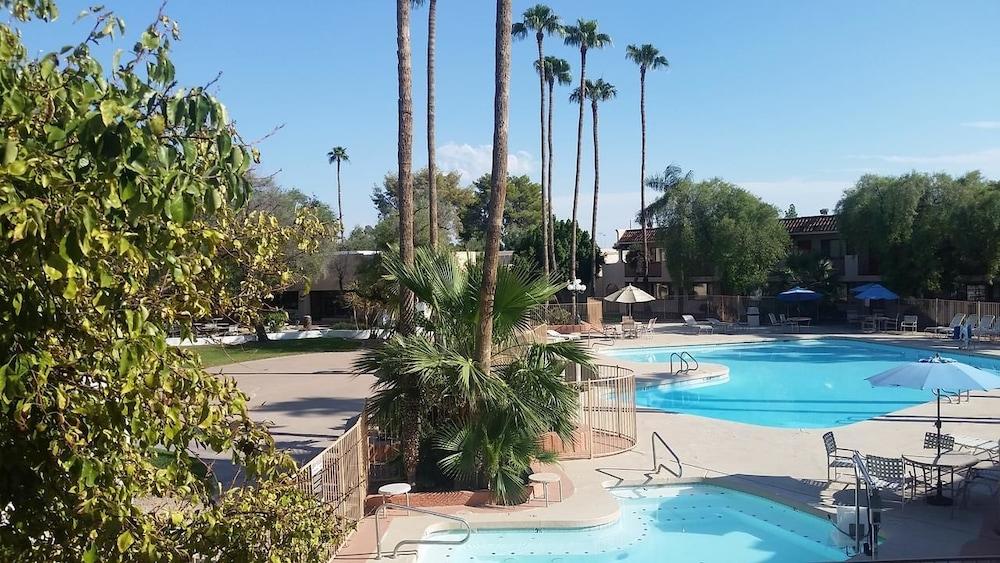 Mesa Golf Inn & Suites photo 3