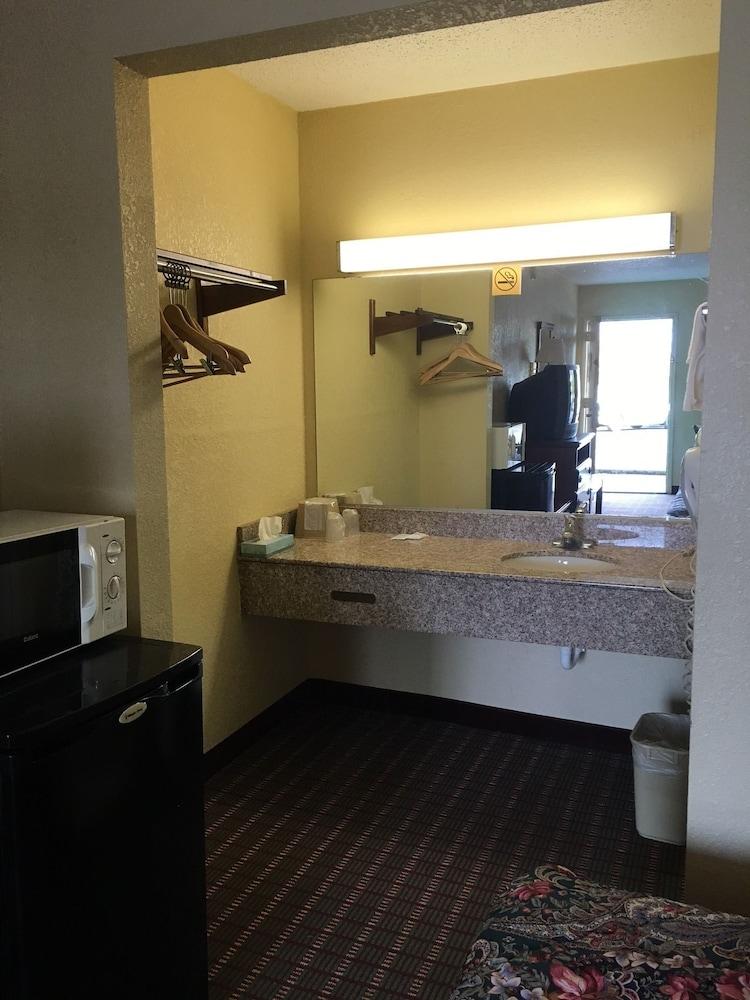 Travel Inn photo 17