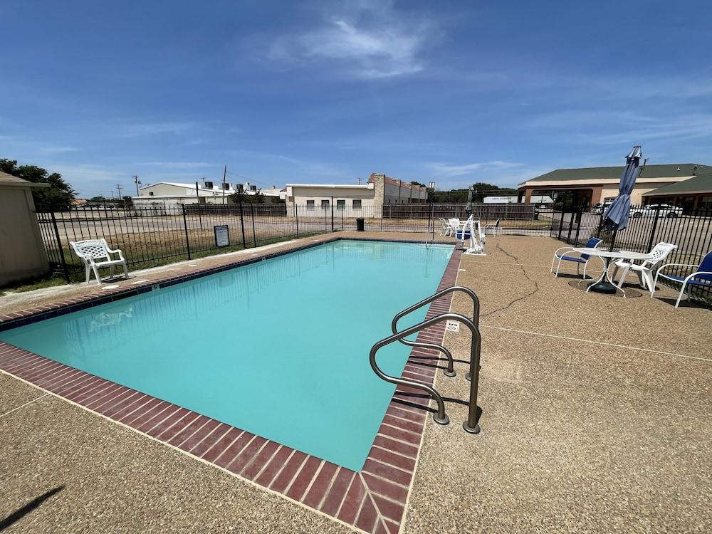 Gun Barrel Executive Inn photo 11