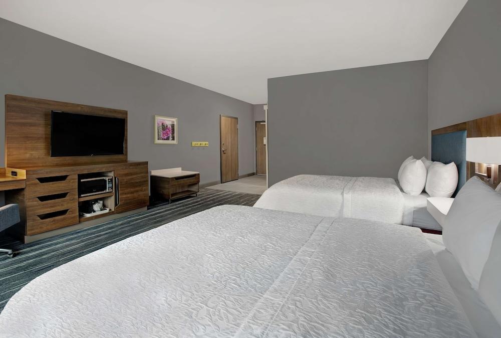 Hampton Inn Weslaco photo 10