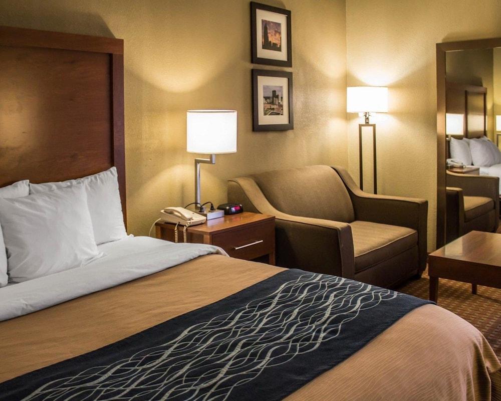 Quality Inn Akron South photo 8