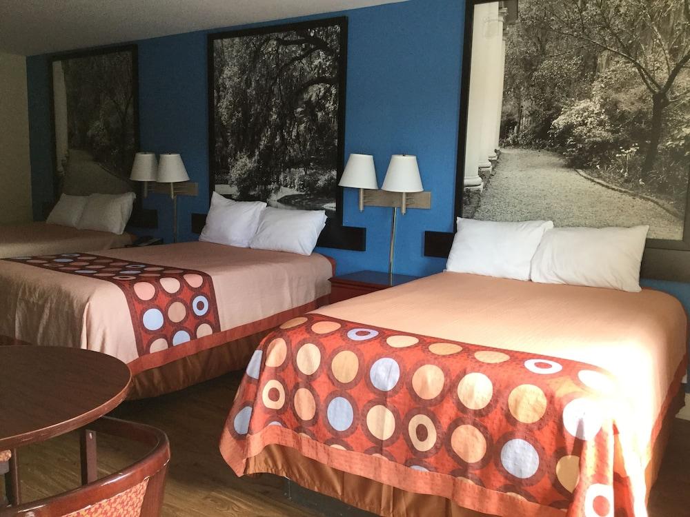Super 8 by Wyndham Walterboro photo 6