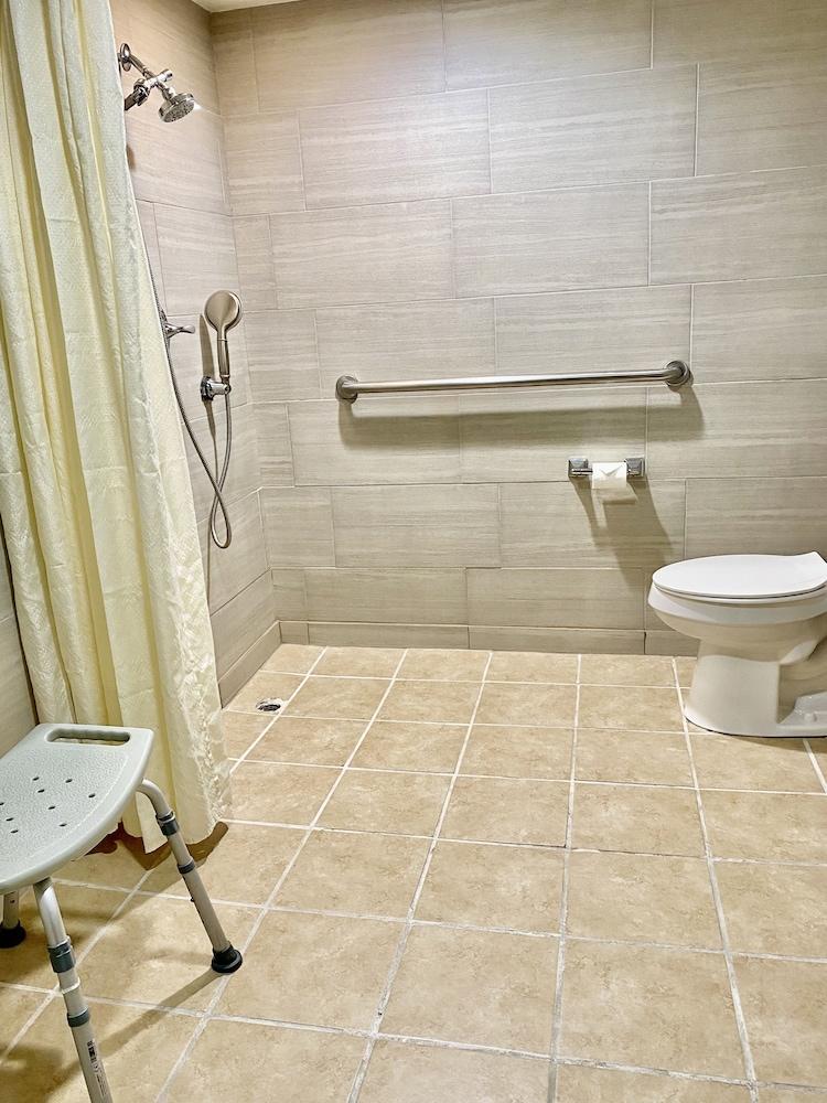 Prodigy Hotel, a Days Inn by Wyndham photo 21