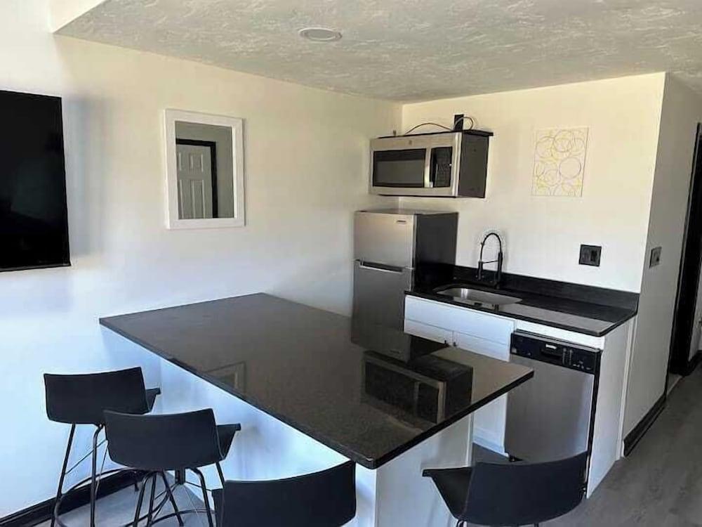 Harborside Suites photo 16