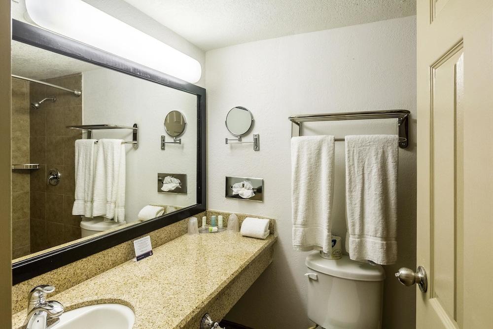 Clarion Inn near McAllen Airport photo 28