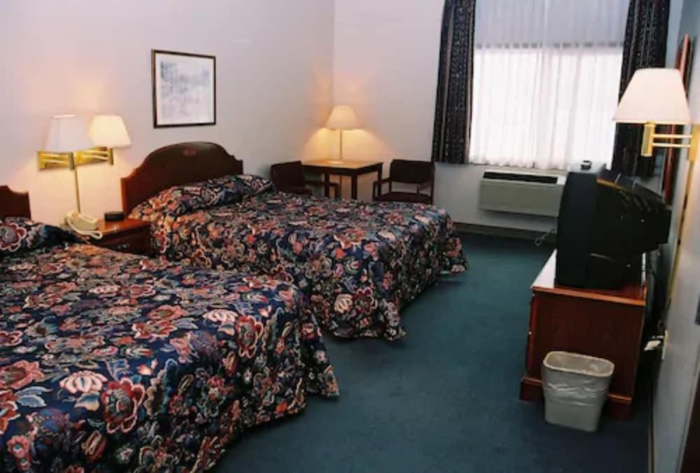 Benny's Colville Inn photo 5