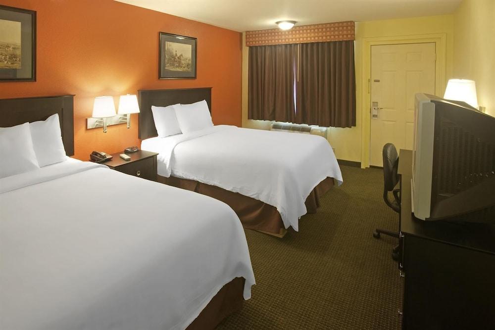 Americas Best Value Inn Waco photo 5