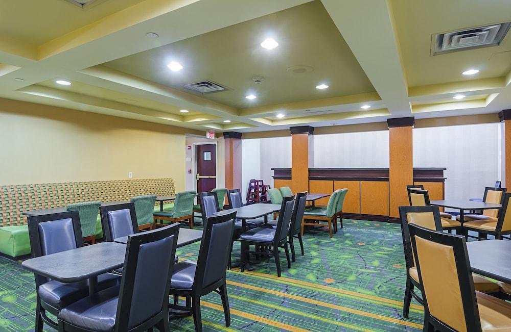 Quality Inn Boston - Revere photo 3