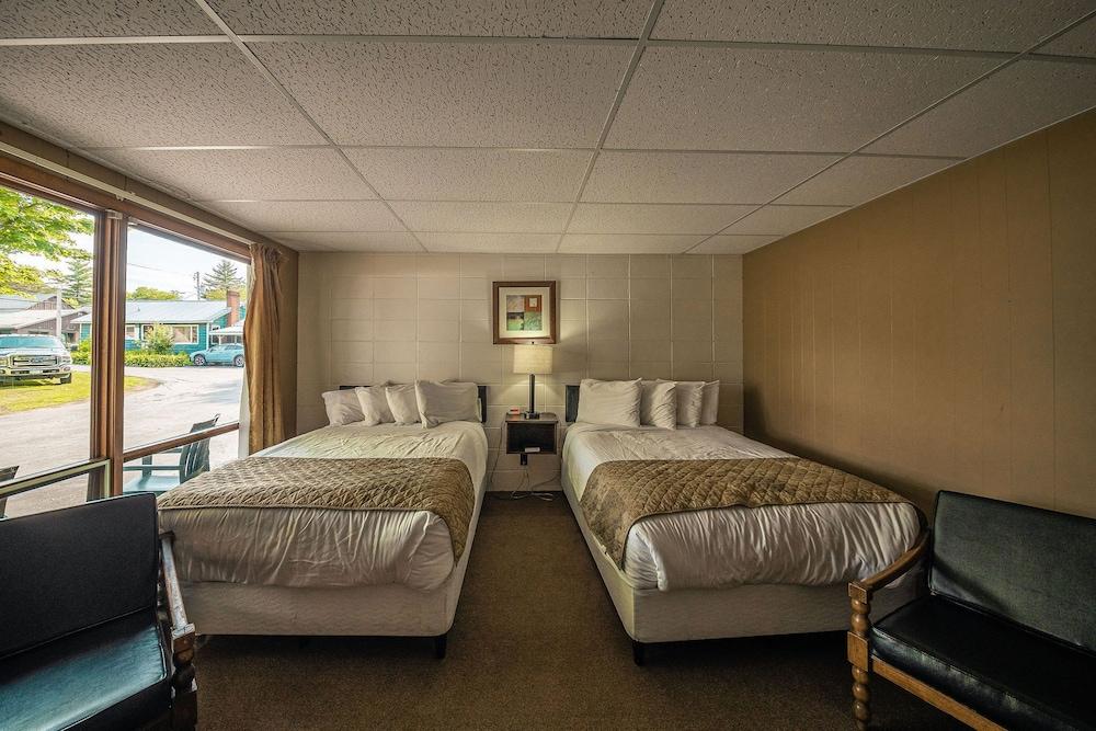 Park Motel and Cabins photo 13