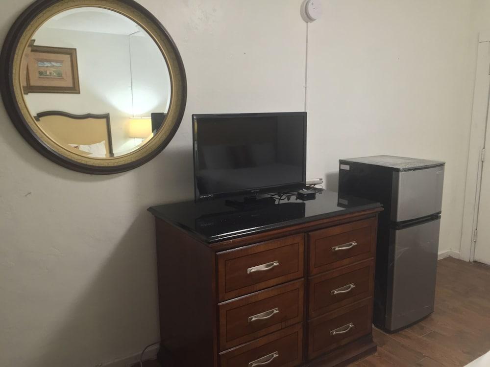 Family Inn photo 19