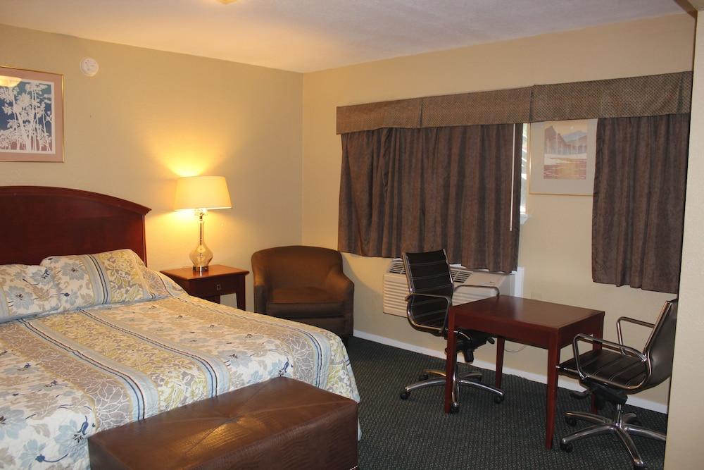 Ranch House Inn and Suites photo 36