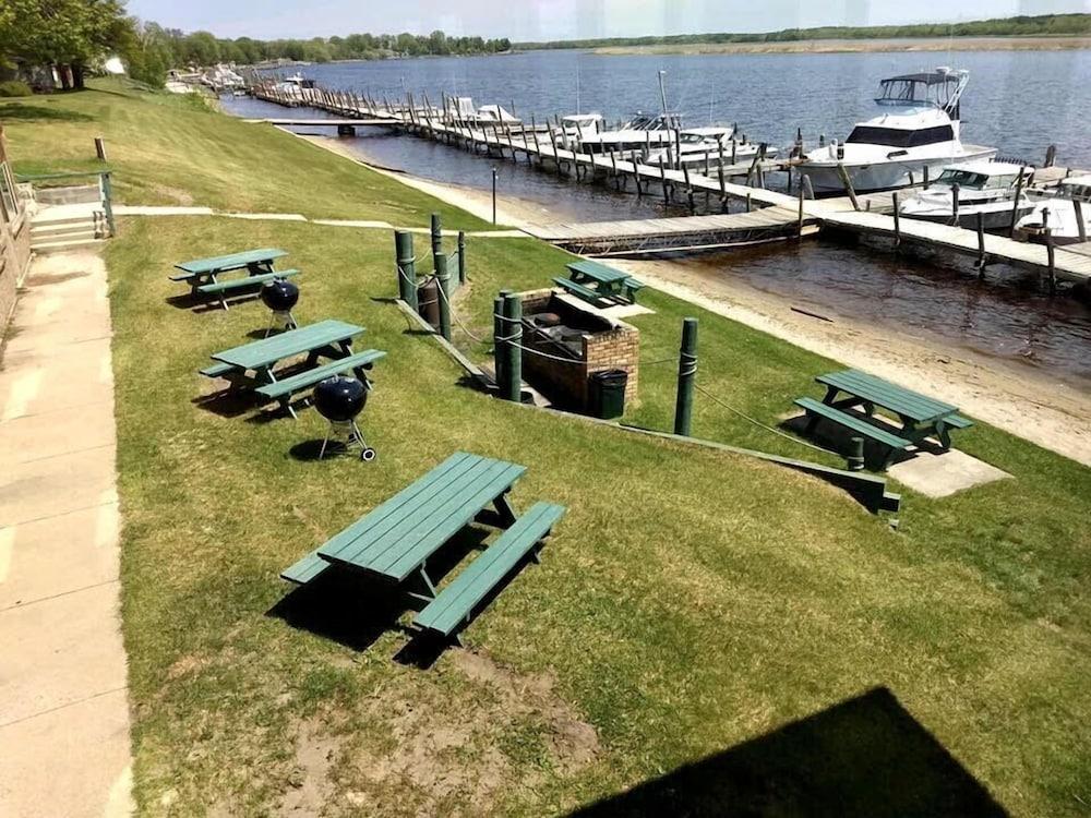 Sportsman's Lodge photo 63