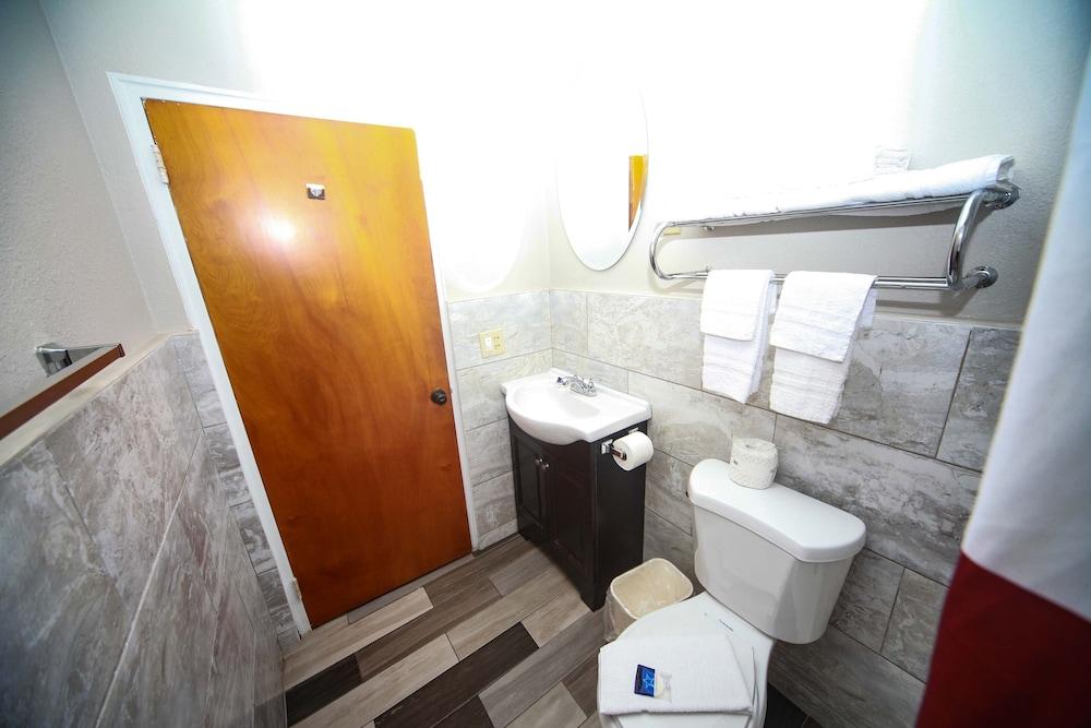 Relax Inn photo 18